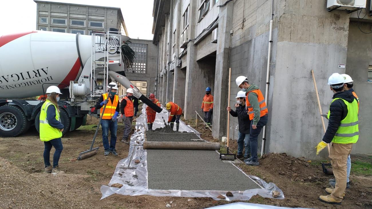 Construcción de hormigón permeable a escala real | Ministerio de Ambiente